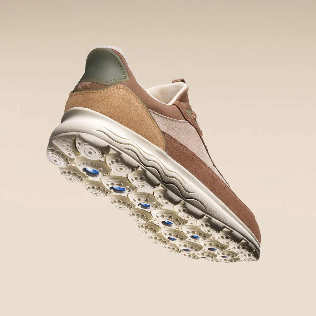Beige/Light Brown